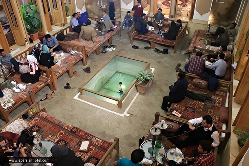 بخش اصلی رستوران خوان دوحد یزد